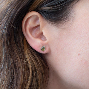 18K Freeform Smooth Stud Earrings - Green Sapphire Earrings Page Sargisson 