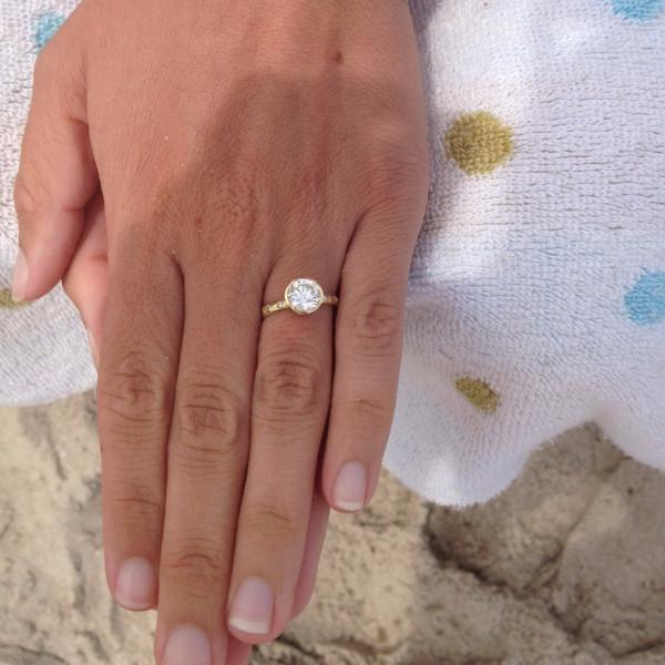 Window Ring in 18KT Gold with Diamonds - Custom Engagement Rings Online